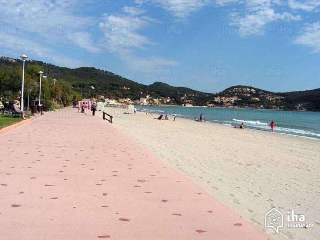 Villa Spacieuse, Climatisation, Piscine, Jardin Paysage, Proche Mer Saint-Cyr-sur-Mer Luaran gambar