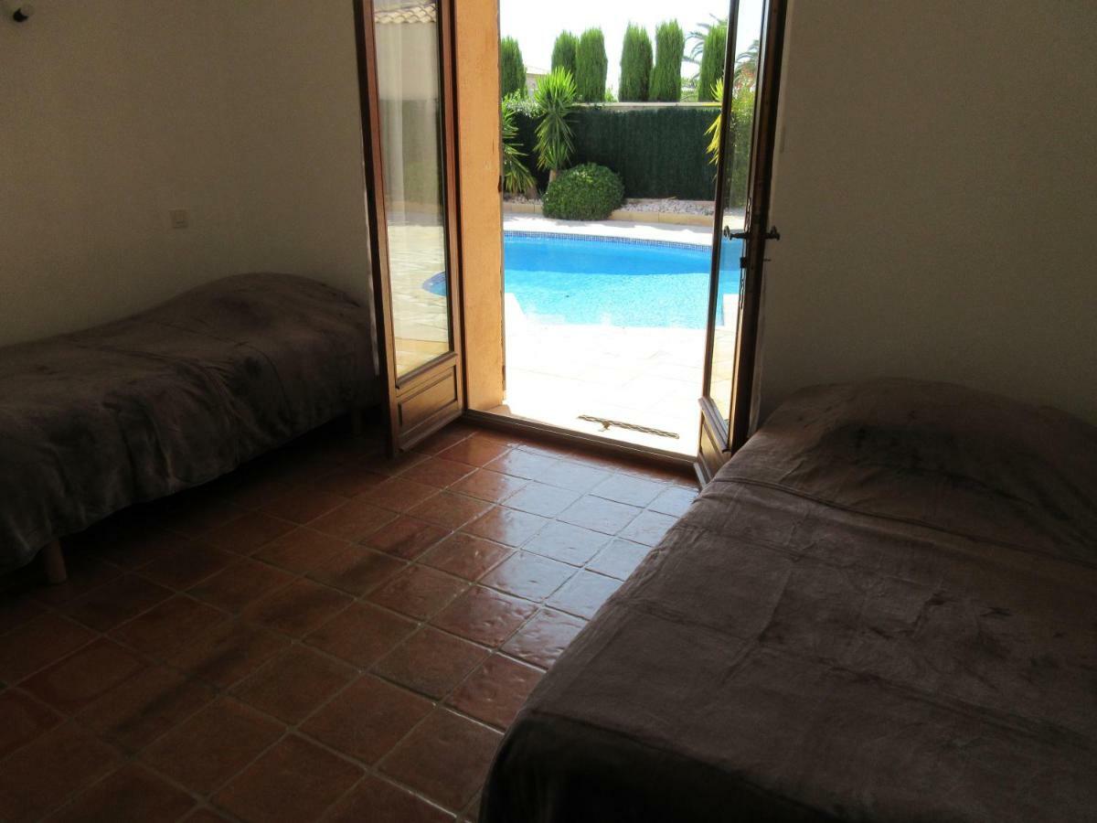 Villa Spacieuse, Climatisation, Piscine, Jardin Paysage, Proche Mer Saint-Cyr-sur-Mer Luaran gambar