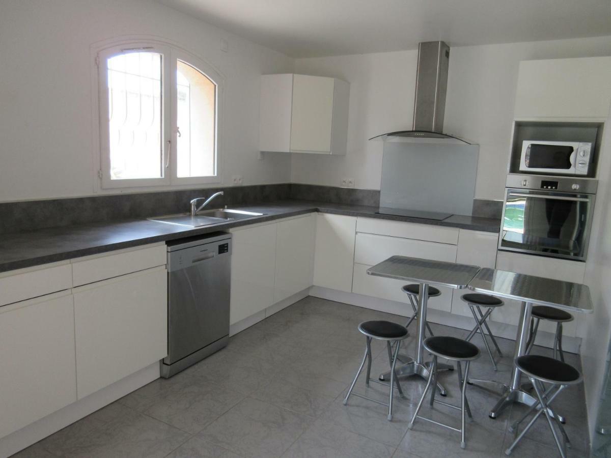 Villa Spacieuse, Climatisation, Piscine, Jardin Paysage, Proche Mer Saint-Cyr-sur-Mer Luaran gambar