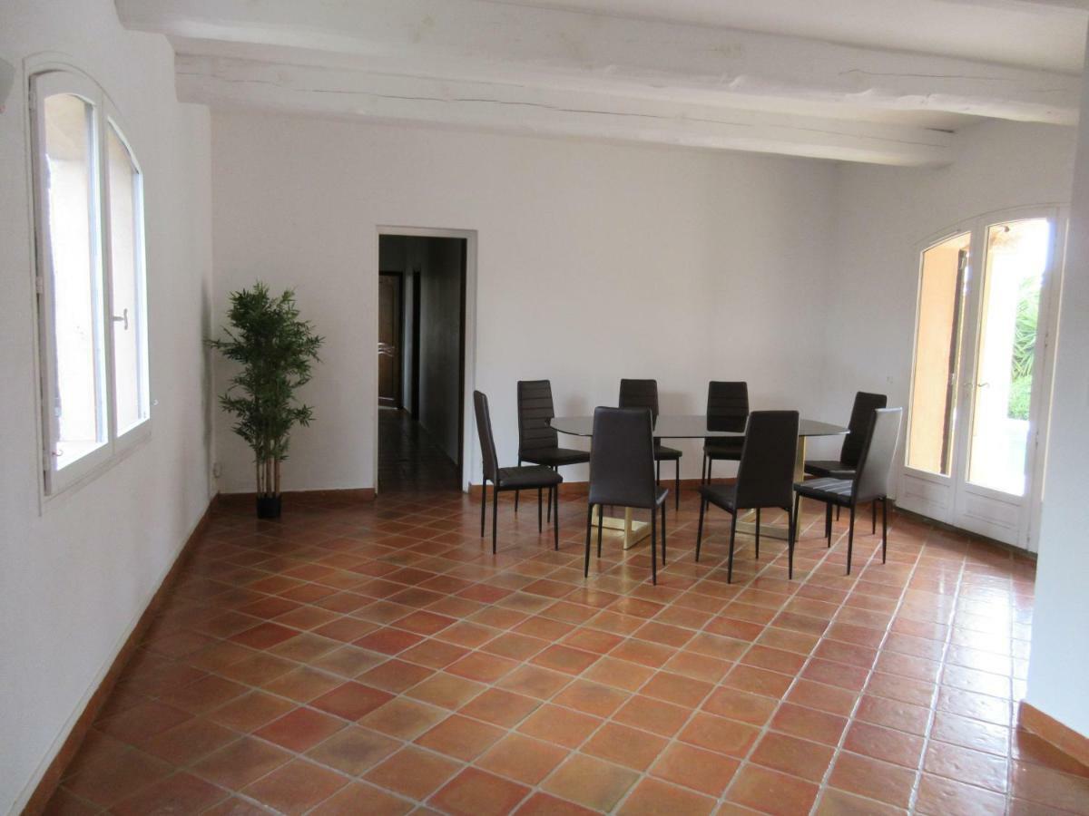 Villa Spacieuse, Climatisation, Piscine, Jardin Paysage, Proche Mer Saint-Cyr-sur-Mer Luaran gambar